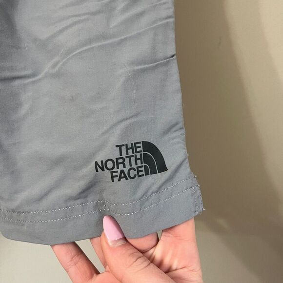 The North Face Mens Gray Chino Shorts Medium Classic 7.5" Belted Hiking Outdoors - Picture 7 of 8